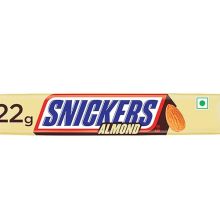 شکلات اسنیکرز (snickers) با مغز بادام درختی و روکش شکلاتی – 22 گرم
